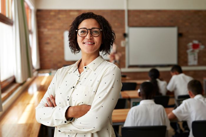 Teacher good makes blackboard